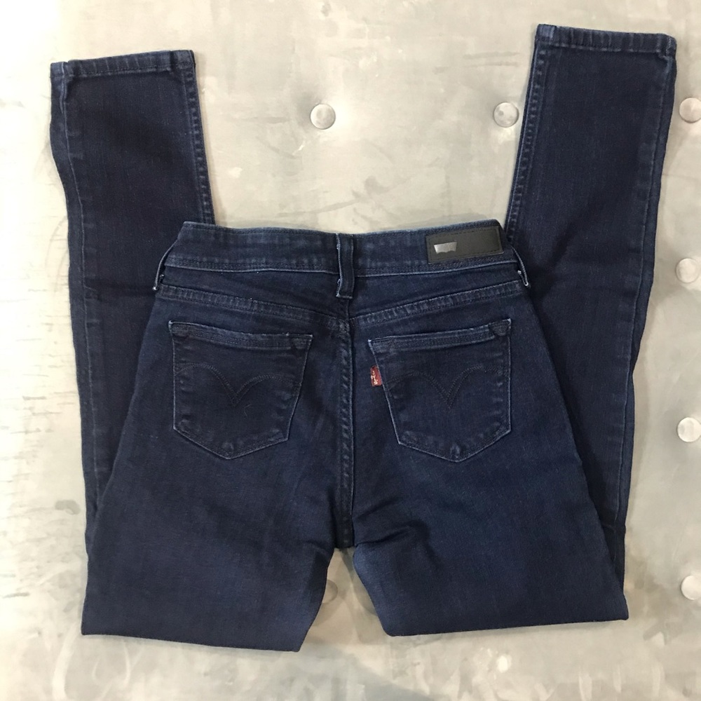 Levis Jeans - Picture 3 of 4